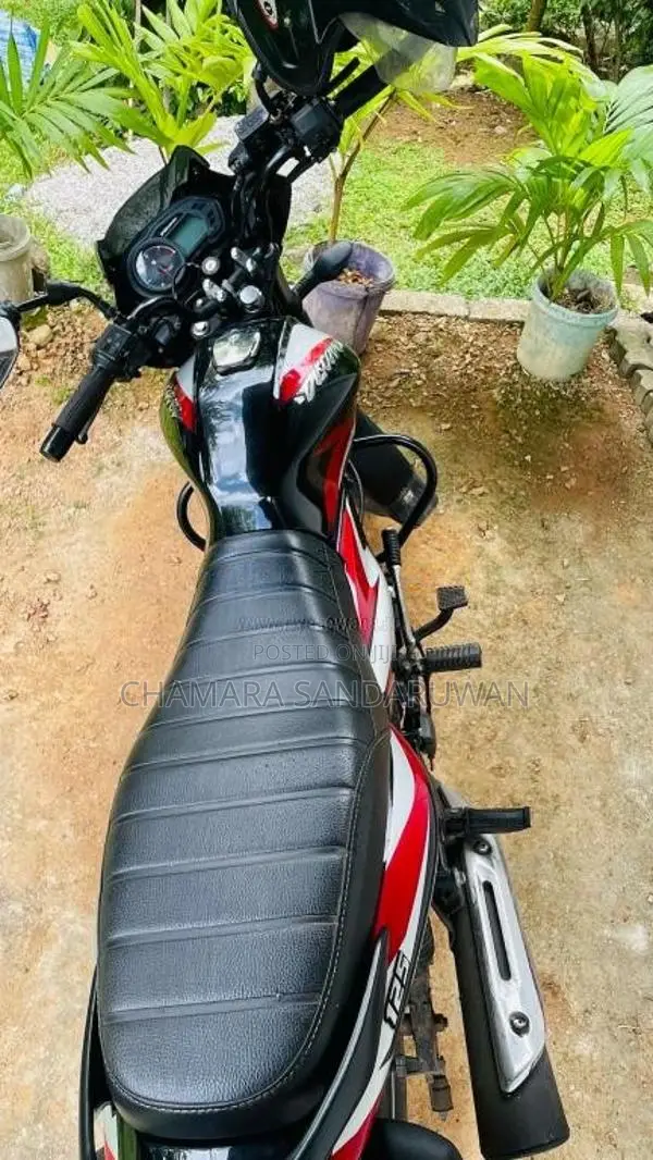 Bajaj Discover 125 2025 Motorbike (Used)