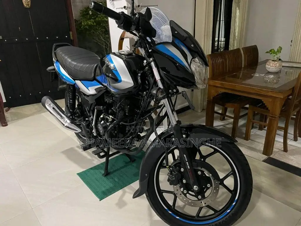 Bajaj Discover 125 2023 Motorbike (Used)