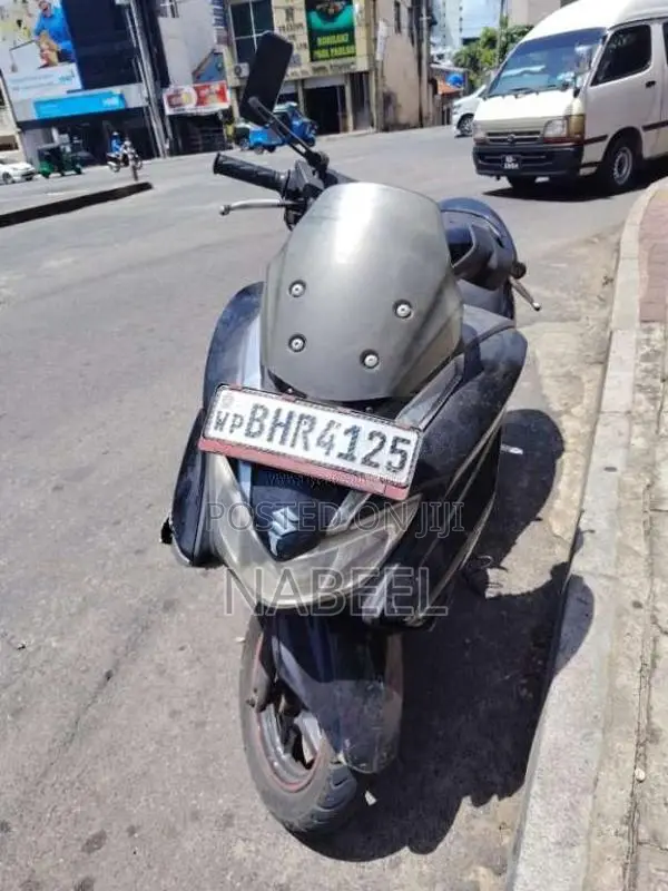 Suzuki BURGMAN 2019 Motorbike (Used)