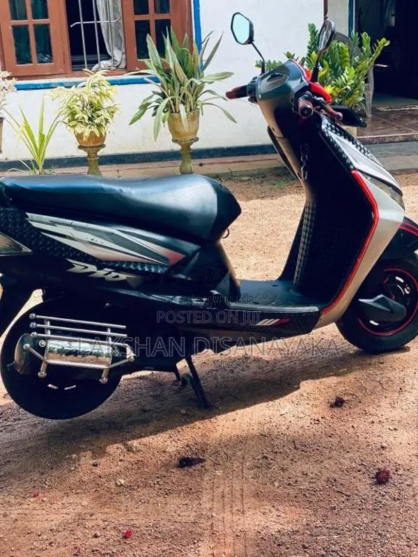 Honda Dio 2010 Motorbike (Used)