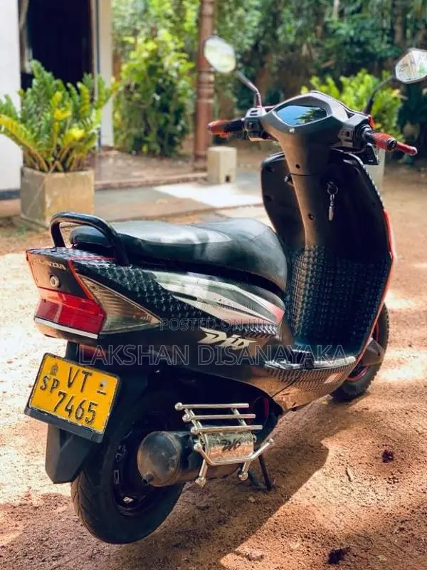 Honda Dio 2010 Motorbike (Used)