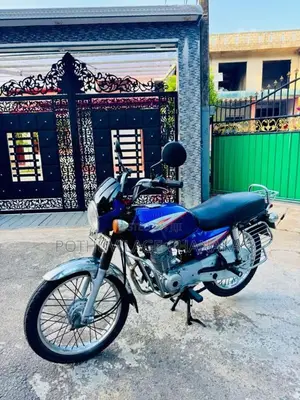 Bajaj Boxer 2006 Motorbike (Used)