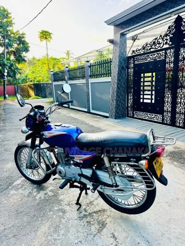 Bajaj Boxer 2006 Motorbike (Used)