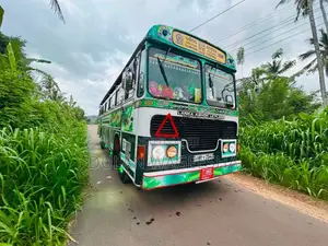 Ashok-Leyland Leyland 2004 Bus (Used)