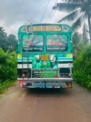 Ashok-Leyland Leyland 2004 Bus (Used)