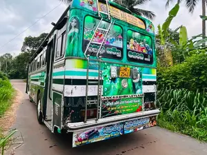 Ashok-Leyland Leyland 2004 Bus (Used)