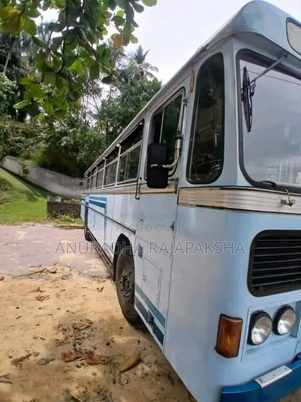 Ashok-Leyland Ruby Asana 54 2014 Bus (Used)