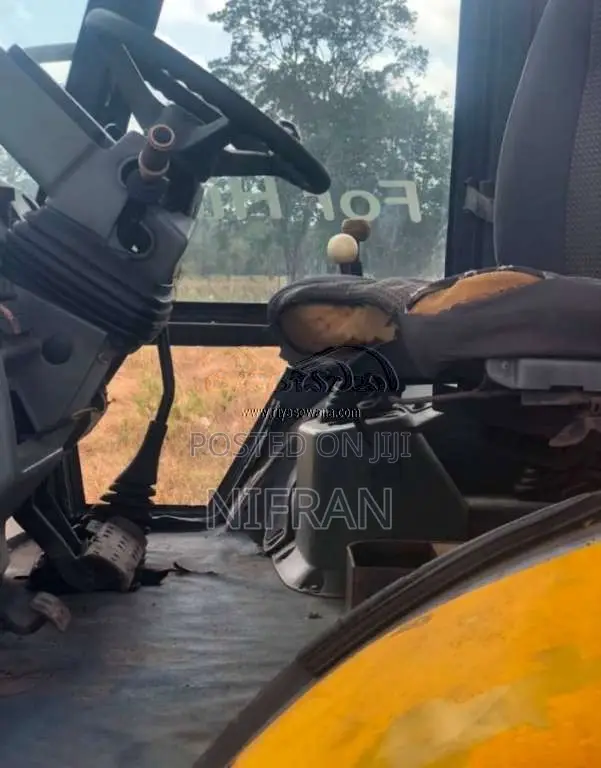 JCB 3CX 1999 Heavy-Duty (Used)