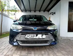 Toyota Axio 2016 Car (Used)