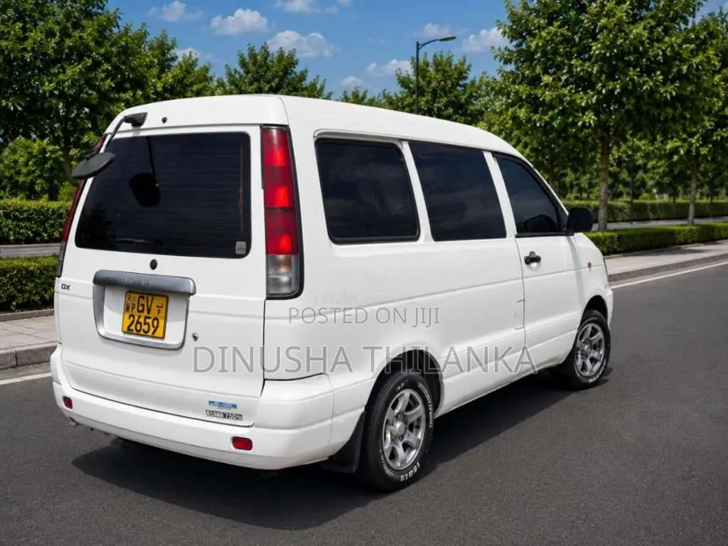 Toyota TownAce 2002 Van (Used)