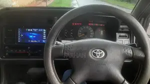Toyota Grand Cabin 2001 Van (Used)