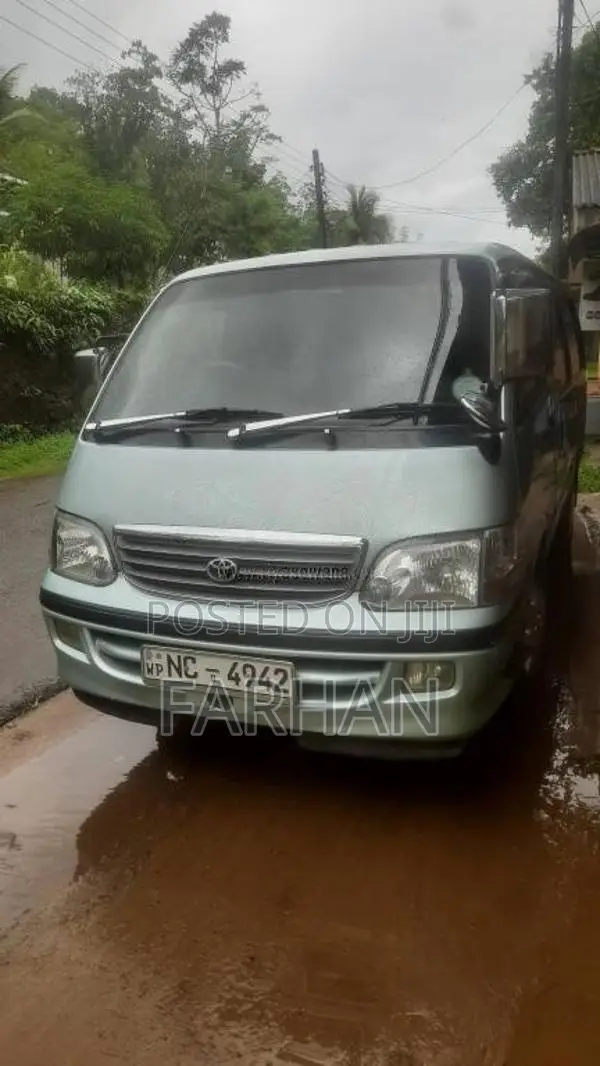 Toyota Grand Cabin 2001 Van (Used)