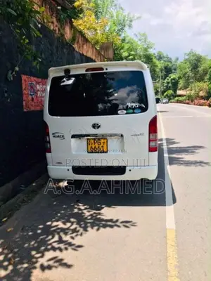 Toyota KDH 2013 Van (Used)