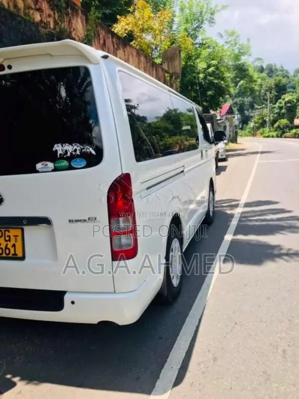 Toyota KDH 2013 Van (Used)