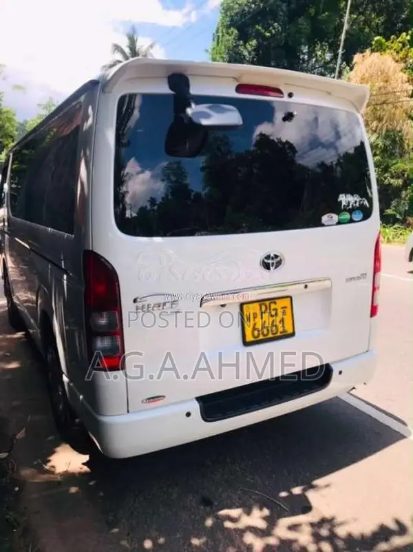 Toyota KDH 2013 Van (Used)