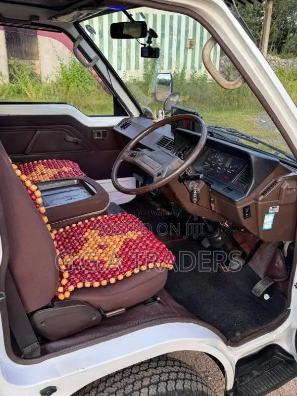 Toyota Hiace LH61V 1989 Van (Used)