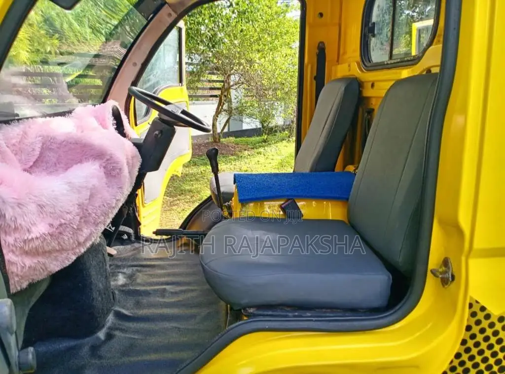 Tata Dimo Batta 2011 Lorry (Used)