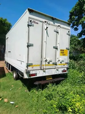 Mitsubishi Canter 2018 Lorry (Used)
