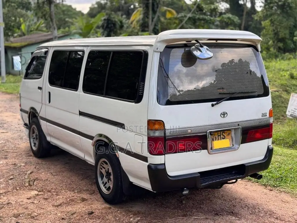 Toyota Dolphin LH172 2000 Van (Used)
