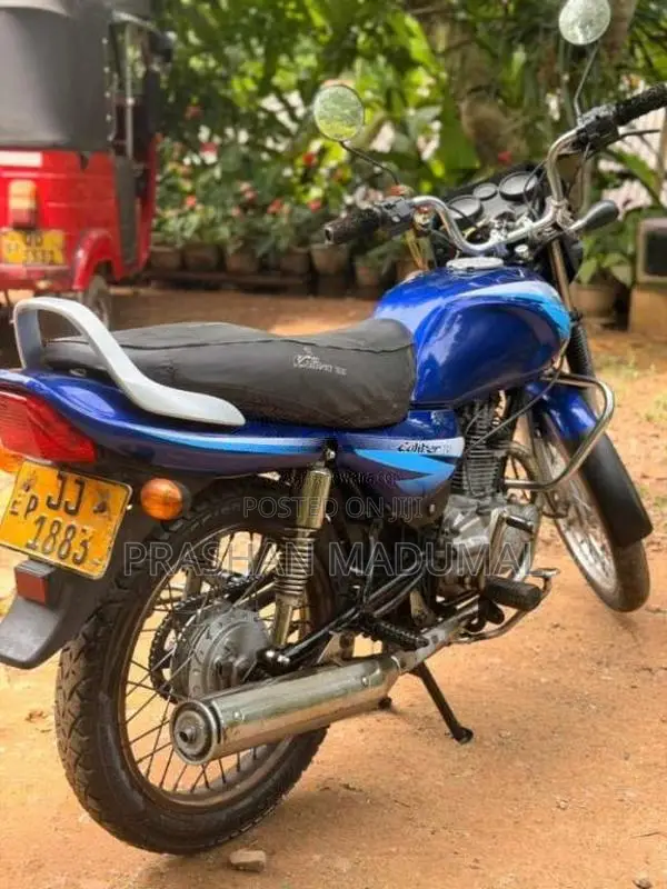 Bajaj Caliber 2004 Motorbike (Used)