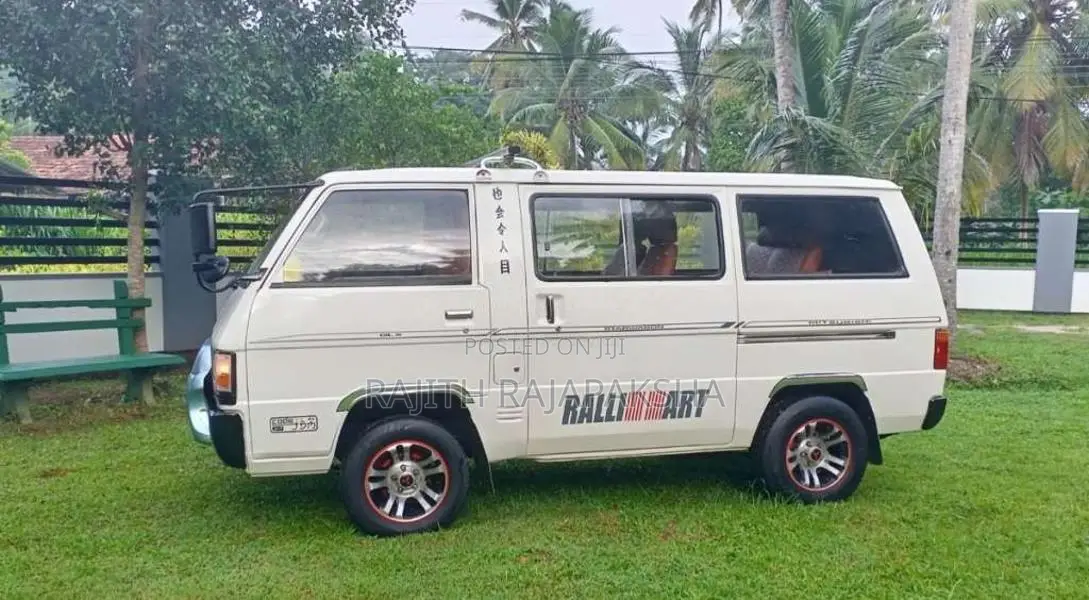 Mitsubishi Delica L300 1982 Van (Used)
