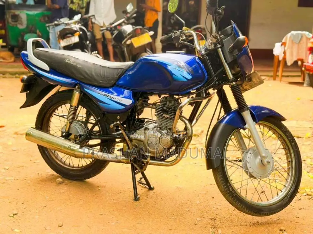 Bajaj Caliber 2004 Motorbike (Used)