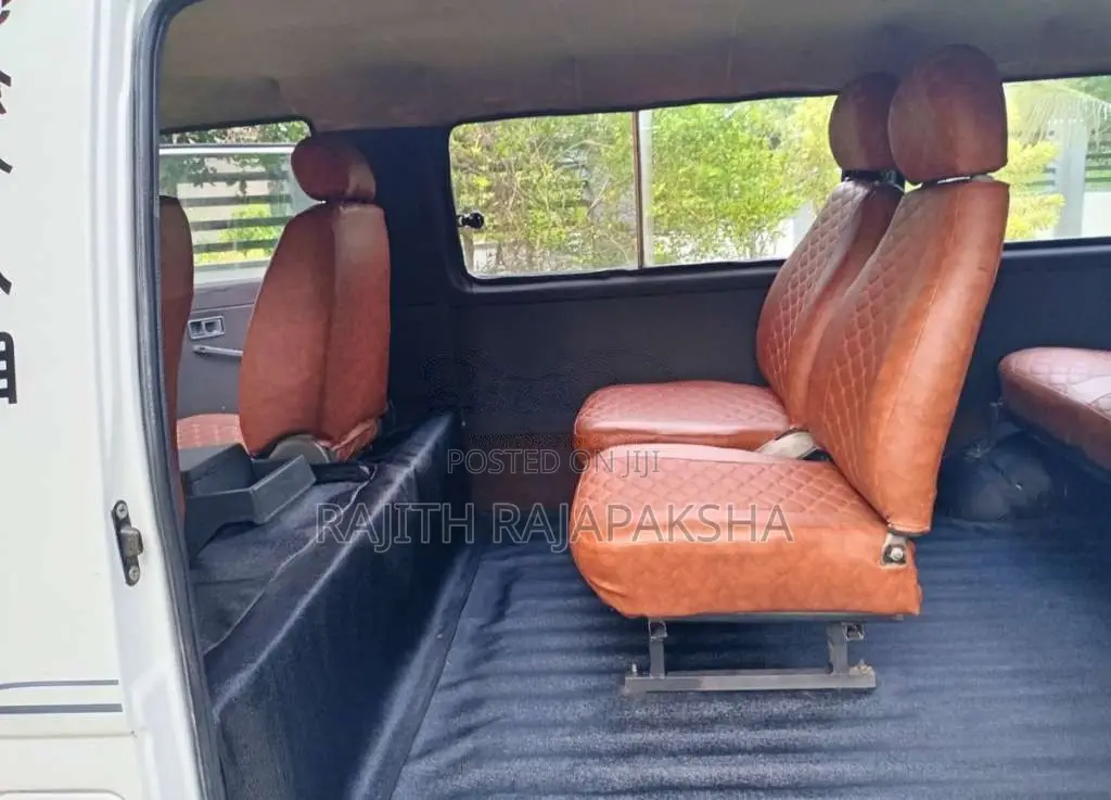 Mitsubishi Delica L300 1982 Van (Used)