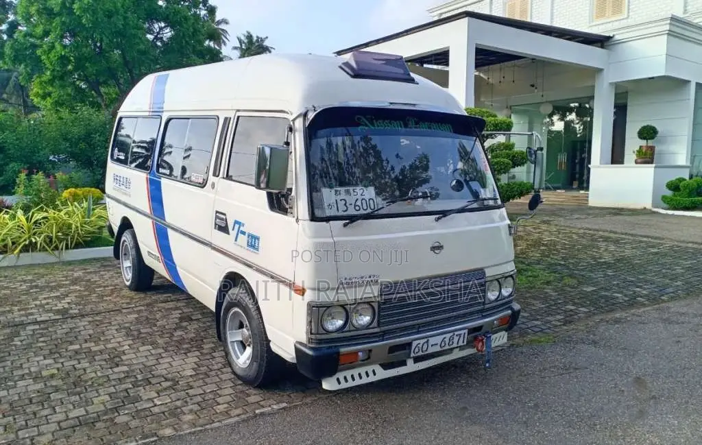 Nissan Caravan VRG 1987 Van (Used)