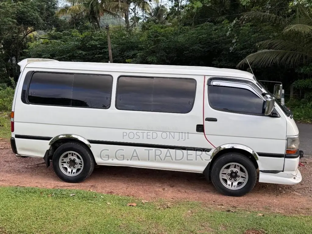 Toyota Dolphin LH172 2000 Van (Used)