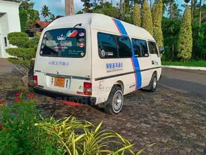 Nissan Caravan VRG 1987 Van (Used)