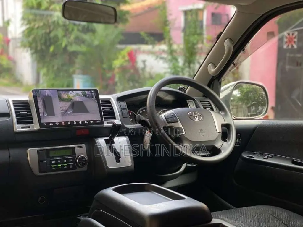 Toyota HIACE 2015 Van (Used)