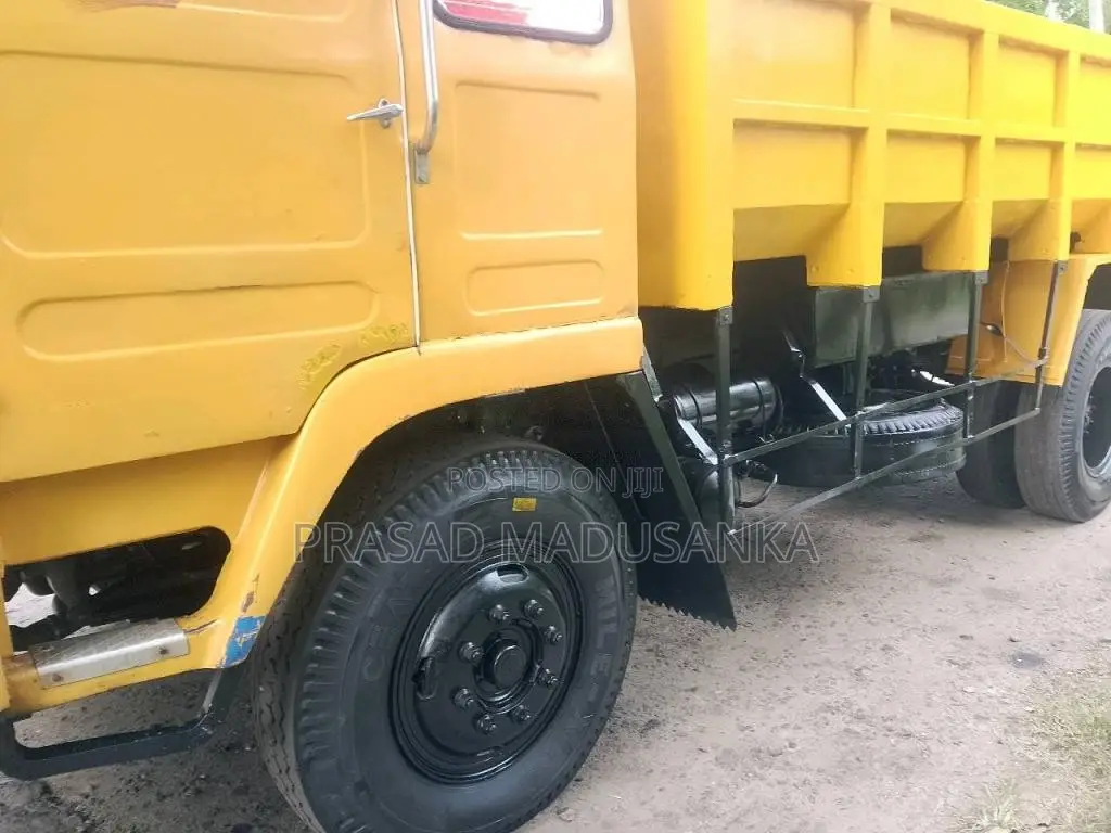 Ashok-Leyland Tipper 2007 Lorry (Used)