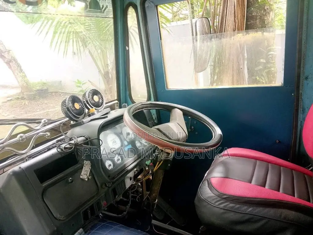 Ashok-Leyland Tipper 2007 Lorry (Used)