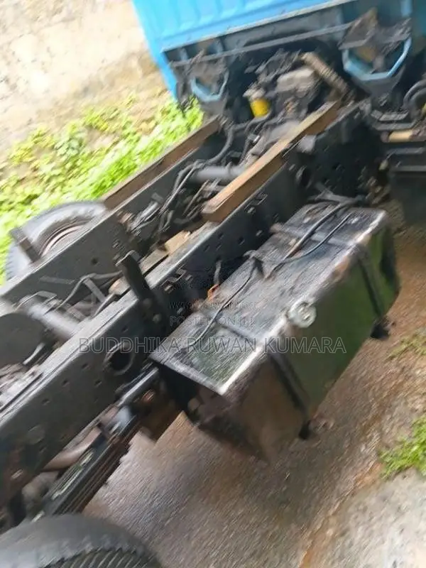 Isuzu Tipper 2001 Lorry (Used)
