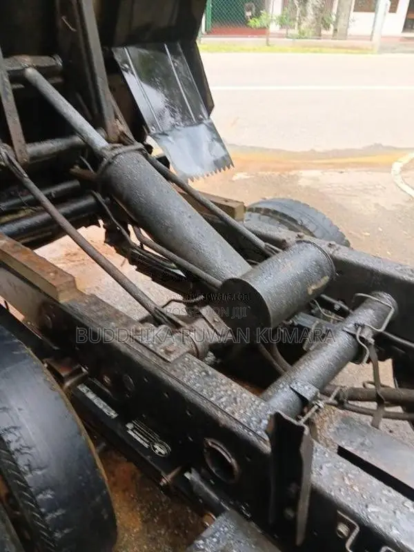 Isuzu Tipper 2001 Lorry (Used)