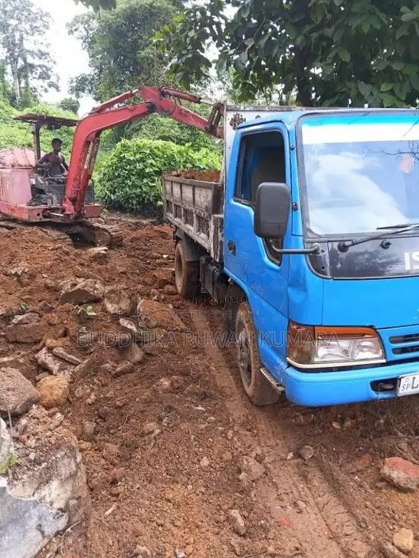Isuzu Tipper 2001 Lorry (Used)