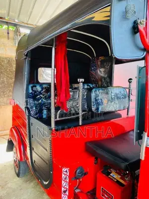 Bajaj RE 205 2011 Three Wheel (Used)