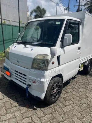 Mitsubishi U61T 2001 Lorry (Used)