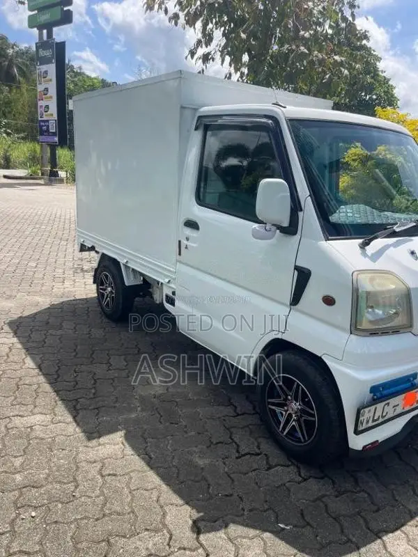 Mitsubishi U61T 2001 Lorry (Used)