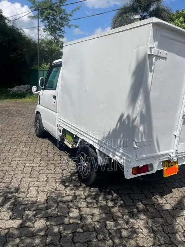 Mitsubishi U61T 2001 Lorry (Used)