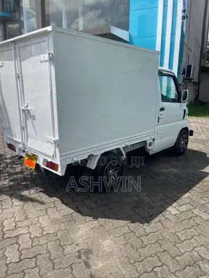 Mitsubishi U61T 2001 Lorry (Used)