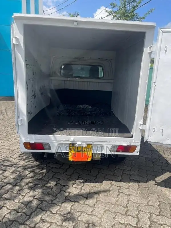 Mitsubishi U61T 2001 Lorry (Used)