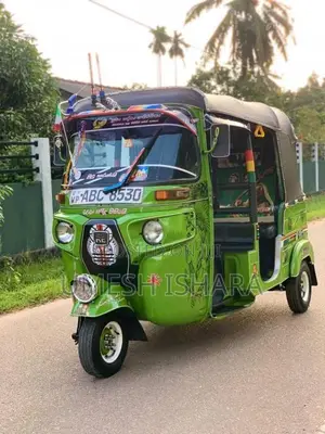 Bajaj 4 Stroke 2015 Three Wheel (Used)