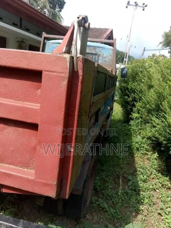 Mitsubishi Tipper 1999 Lorry (Used)