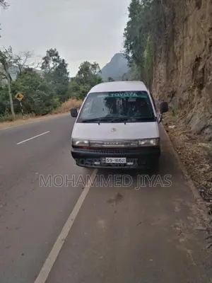 Toyota CR27 1991 Van (Used)