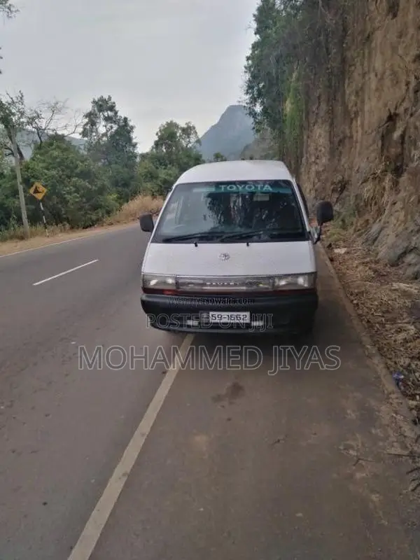 Toyota CR27 1991 Van (Used)