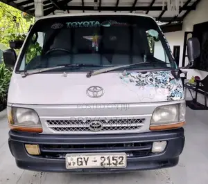 Toyota Dolphin 1997 Van (Used)