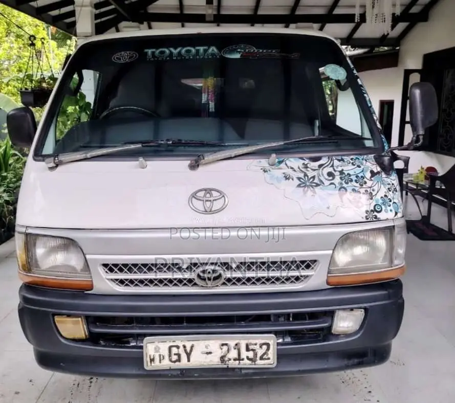 Toyota Dolphin 1997 Van (Used)