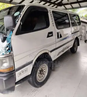 Toyota Dolphin 1997 Van (Used)