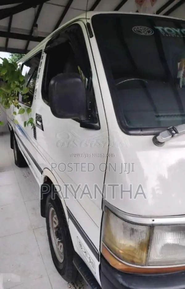 Toyota Dolphin 1997 Van (Used)